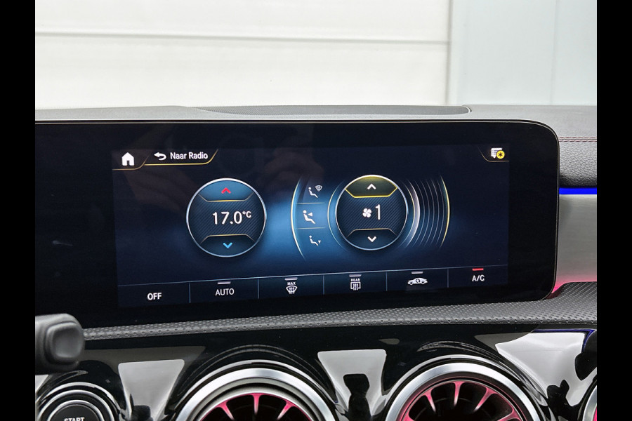 Mercedes-Benz CLA-Klasse 250 Premium Plus AMG-Line (Perfect OndH, Panorama, SfeerV, Camera, Navi, V+A, StoelV, Lane Assist, Etc)