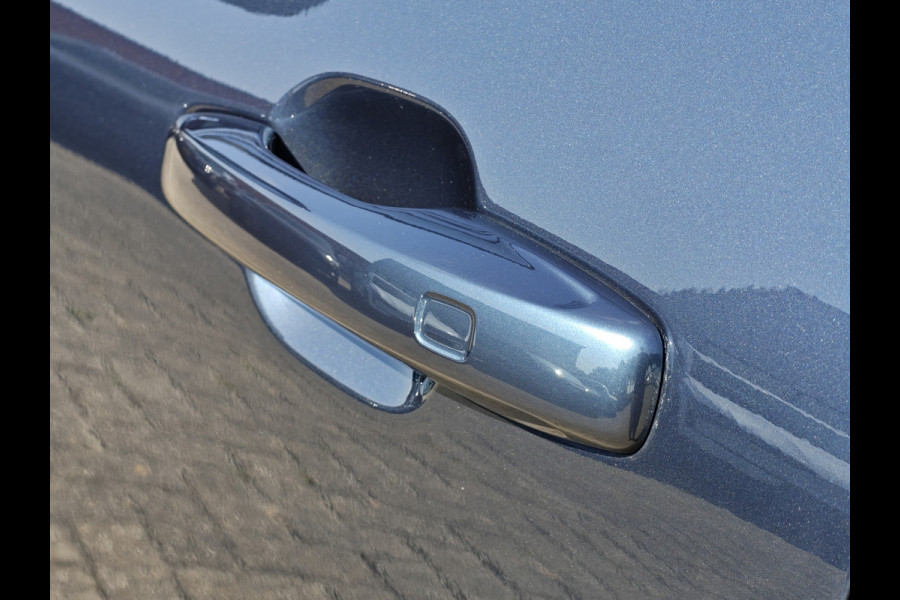 Volvo XC60 T8 AWD 455PK Plug-in hybrid Plus Black Edition | Facelift | Trekhaak | Blis | Luchtvering | Pano | ACC | 360 Camera | HUD | H&K | Elektr. stoelen |