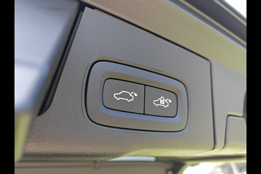 Volvo XC60 T8 AWD 455PK Plug-in hybrid Plus Black Edition | Facelift | Trekhaak | Blis | Luchtvering | Pano | ACC | 360 Camera | HUD | H&K | Elektr. stoelen |