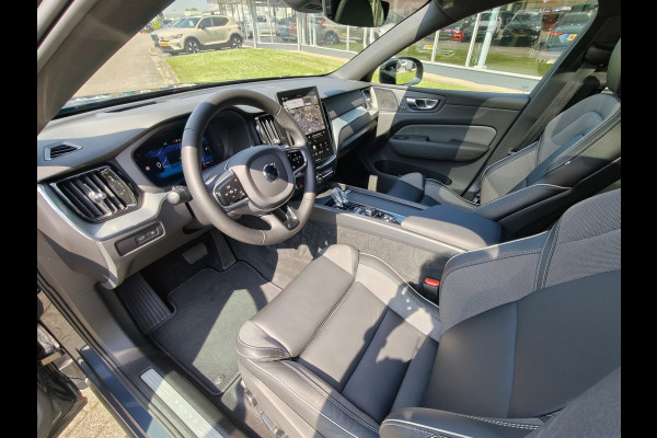 Volvo XC60 T8 AWD 455PK Plug-in hybrid Plus Black Edition | Facelift | Trekhaak | Blis | Luchtvering | Pano | ACC | 360 Camera | HUD | H&K | Elektr. stoelen |