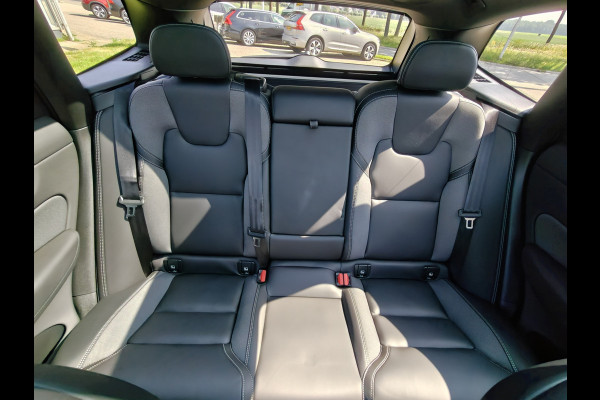 Volvo XC60 T8 AWD 455PK Plug-in hybrid Plus Black Edition | Facelift | Trekhaak | Blis | Luchtvering | Pano | ACC | 360 Camera | HUD | H&K | Elektr. stoelen |