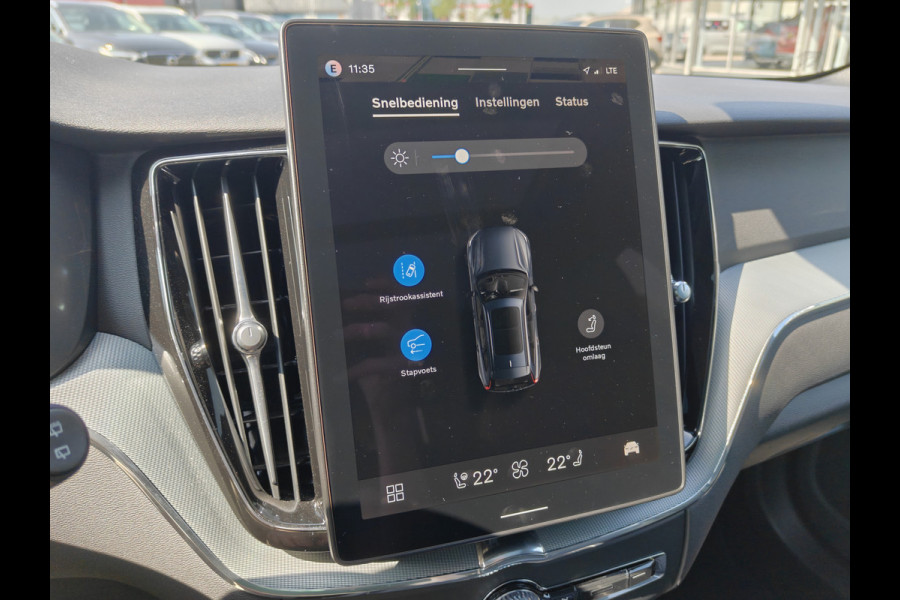 Volvo XC60 T8 AWD 455PK Plug-in hybrid Plus Black Edition | Facelift | Trekhaak | Blis | Luchtvering | Pano | ACC | 360 Camera | HUD | H&K | Elektr. stoelen |