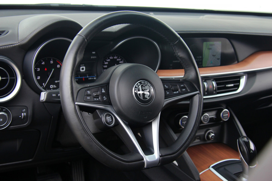 Alfa Romeo Stelvio 2.0 T AWD Super Business Edition 20" | Leder | Adaptive Cruise Control | Camera | Carplay