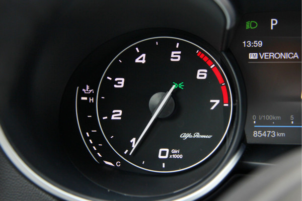 Alfa Romeo Stelvio 2.0 T AWD Super Business Edition 20" | Leder | Adaptive Cruise Control | Camera | Carplay
