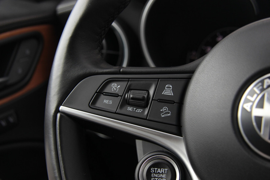 Alfa Romeo Stelvio 2.0 T AWD Super Business Edition 20" | Leder | Adaptive Cruise Control | Camera | Carplay
