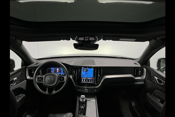 Volvo XC60 T6 AWD Plug-in hybrid Plus Black Edition Trekhaak | Adapt. cruise | Open dak | Harman/Kardon | Stoel-/Stuurverwarming | 360 camera | Google | Memory
