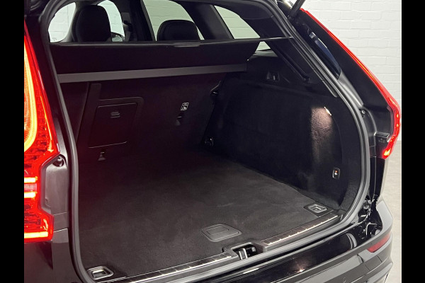 Volvo XC60 T6 AWD Plug-in hybrid Plus Black Edition Trekhaak | Adapt. cruise | Open dak | Harman/Kardon | Stoel-/Stuurverwarming | 360 camera | Google | Memory