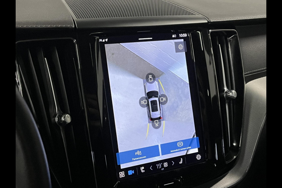 Volvo XC60 T6 AWD Plug-in hybrid Plus Black Edition Trekhaak | Adapt. cruise | Open dak | Harman/Kardon | Stoel-/Stuurverwarming | 360 camera | Google | Memory