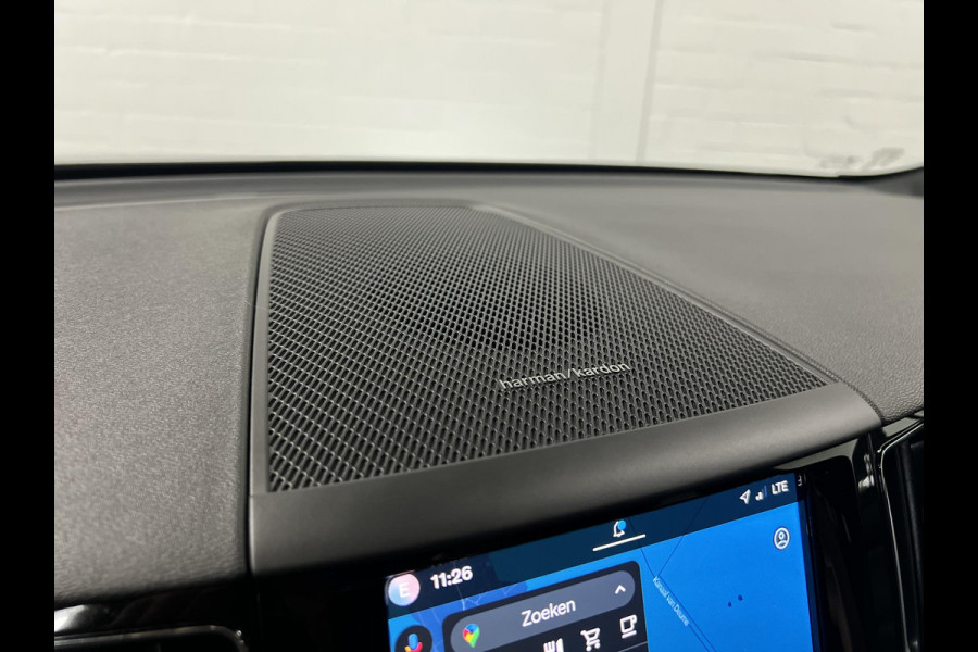 Volvo XC60 T6 AWD Plug-in hybrid Plus Black Edition Trekhaak | Adapt. cruise | Open dak | Harman/Kardon | Stoel-/Stuurverwarming | 360 camera | Google | Memory