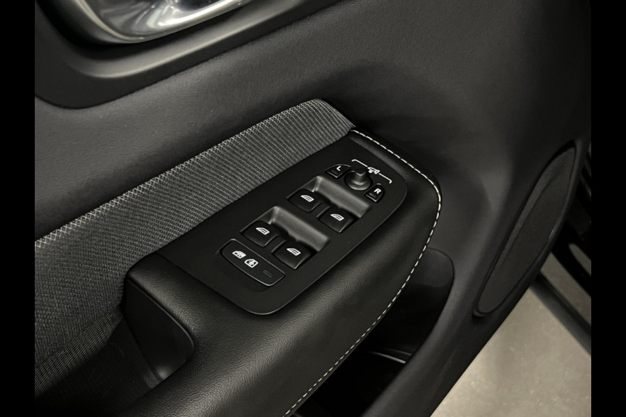 Volvo XC60 T6 AWD Plug-in hybrid Plus Black Edition Trekhaak | Adapt. cruise | Open dak | Harman/Kardon | Stoel-/Stuurverwarming | 360 camera | Google | Memory
