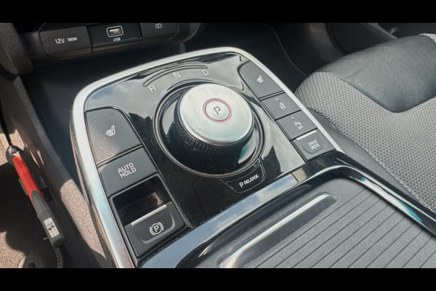 Kia e-Niro Edition 64 kWh (NL-auto, 1e Eig, Navi, Carplay, StoelV, Camera, PDC V+A, Lane Assist, Etc)