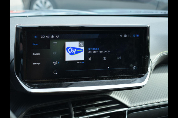 Peugeot 2008 1.2 Hybrid 136 GT | ACHTERUITRIJCAMERA MET SENSOREN | NAVI & CARPAY | E.C.C. | 8.846 KM