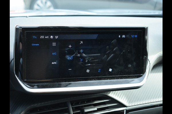 Peugeot 2008 1.2 Hybrid 136 GT | ACHTERUITRIJCAMERA MET SENSOREN | NAVI & CARPAY | E.C.C. | 8.846 KM