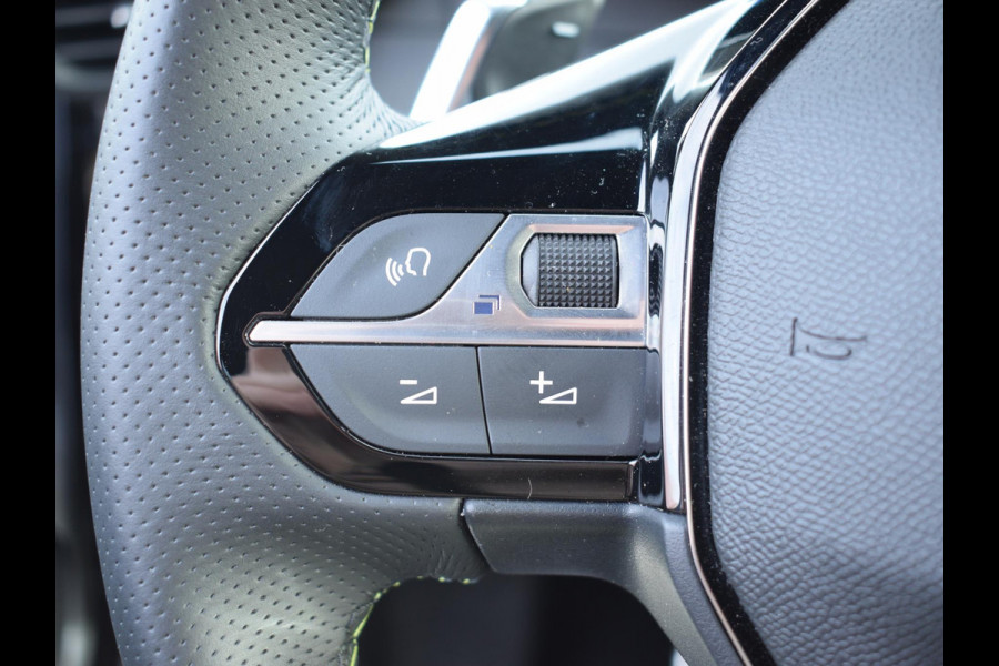 Peugeot 2008 1.2 Hybrid 136 GT | ACHTERUITRIJCAMERA MET SENSOREN | NAVI & CARPAY | E.C.C. | 8.846 KM