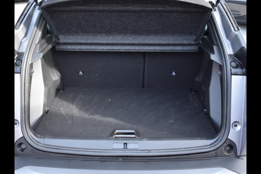 Peugeot 2008 1.2 Hybrid 136 GT | ACHTERUITRIJCAMERA MET SENSOREN | NAVI & CARPAY | E.C.C. | 8.846 KM