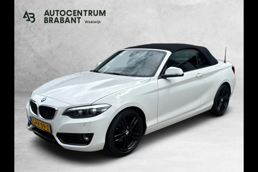 BMW 2 Serie Cabrio 218i High Executive (Goed OnderH, Navi, StoelV, Cruise Con, Parkeersensoren, Etc)