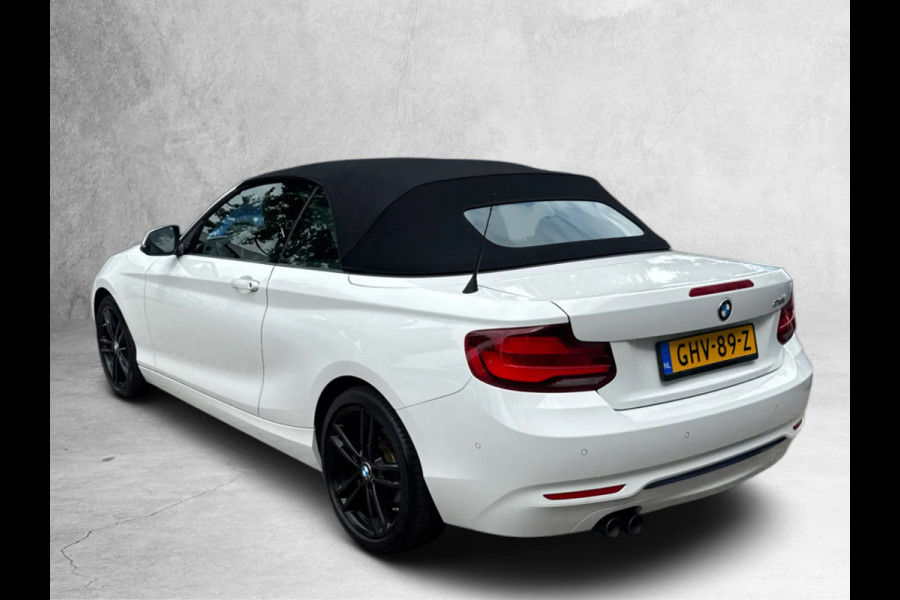 BMW 2 Serie Cabrio 218i High Executive (Goed OnderH, Navi, StoelV, Cruise Con, Parkeersensoren, Etc)