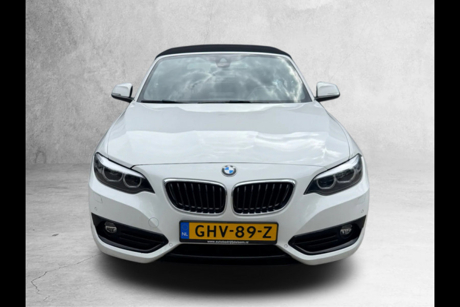 BMW 2 Serie Cabrio 218i High Executive (Goed OnderH, Navi, StoelV, Cruise Con, Parkeersensoren, Etc)