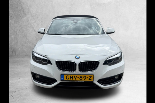 BMW 2 Serie Cabrio 218i High Executive (Goed OnderH, Navi, StoelV, Cruise Con, Parkeersensoren, Etc)