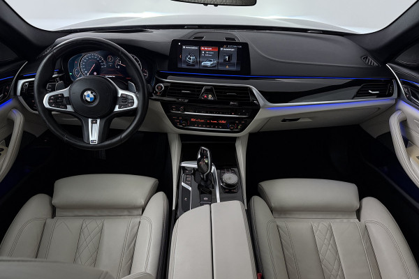 BMW 5 Serie Touring 530i High Executive (PANORAMADAK, SFEERVERLICHTING, ELEKTR STOELEN, STOEL/STUUR VERWARMING, CAMERA)