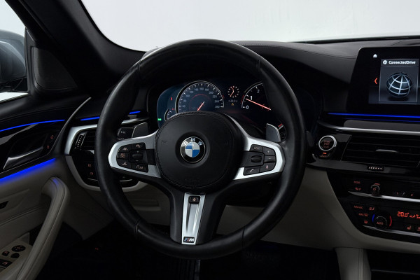 BMW 5 Serie Touring 530i High Executive (PANORAMADAK, SFEERVERLICHTING, ELEKTR STOELEN, STOEL/STUUR VERWARMING, CAMERA)