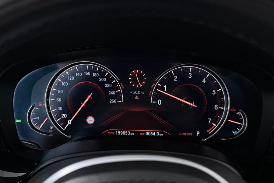 BMW 5 Serie Touring 530i High Executive (PANORAMADAK, SFEERVERLICHTING, ELEKTR STOELEN, STOEL/STUUR VERWARMING, CAMERA)
