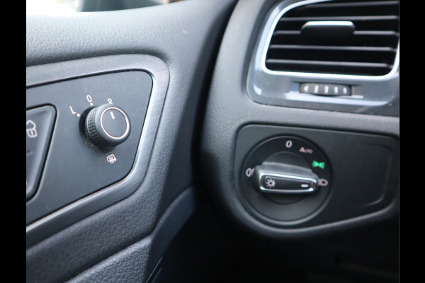 Volkswagen e-Golf E-DITION Navi / Climate / Pdc / Elekramen / Adap-Cruise / App-connect / SOH 89.64% /  Voldoende Apk /