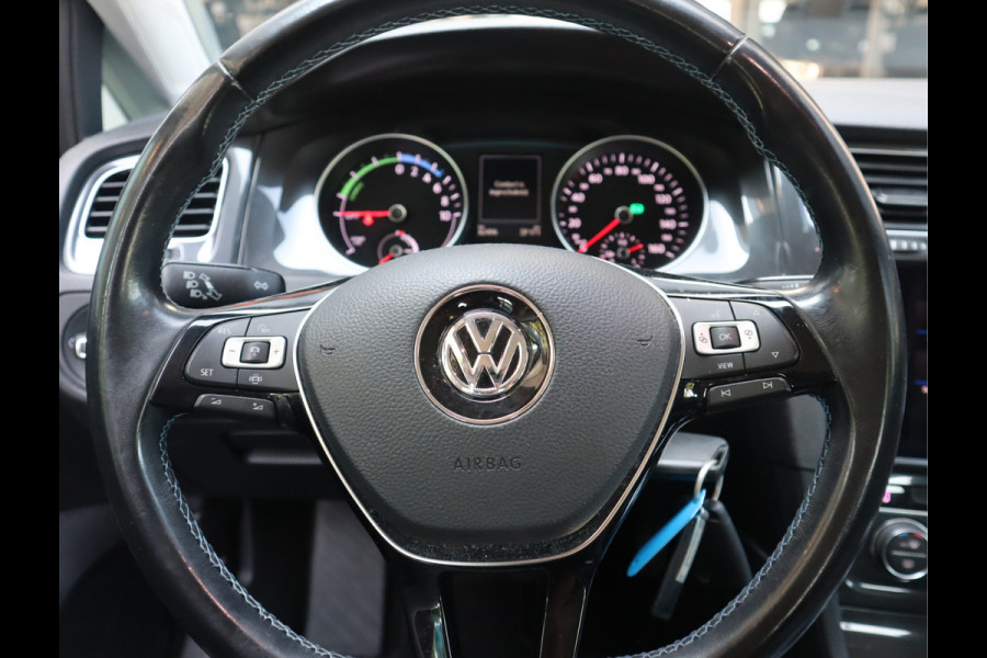 Volkswagen e-Golf E-DITION Navi / Climate / Pdc / Elekramen / Adap-Cruise / App-connect / SOH 89.64% /  Voldoende Apk /