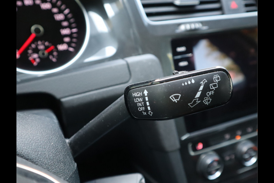 Volkswagen e-Golf E-DITION Navi / Climate / Pdc / Elekramen / Adap-Cruise / App-connect / SOH 89.64% /  Voldoende Apk /