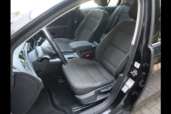 Volkswagen e-Golf E-DITION Navi / Climate / Pdc / Elekramen / Adap-Cruise / App-connect / SOH 89.64% /  Voldoende Apk /