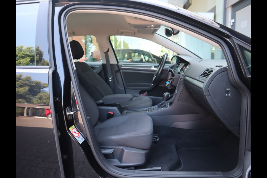 Volkswagen e-Golf E-DITION Navi / Climate / Pdc / Elekramen / Adap-Cruise / App-connect / SOH 89.64% /  Voldoende Apk /