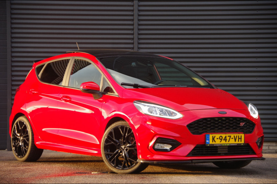 Ford Fiesta 1.0 EcoBoost Vignale ST-line 125PK, PANO, STOELVERWARMING, ADAPT. CRUISE, CLIMA, NAVI, PARKEERSENSOREN