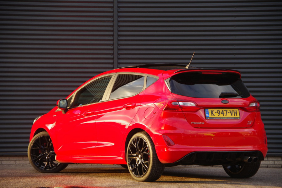 Ford Fiesta 1.0 EcoBoost Vignale ST-line 125PK, PANO, STOELVERWARMING, ADAPT. CRUISE, CLIMA, NAVI, PARKEERSENSOREN
