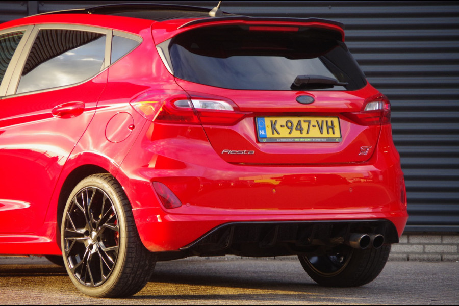 Ford Fiesta 1.0 EcoBoost Vignale ST-line 125PK, PANO, STOELVERWARMING, ADAPT. CRUISE, CLIMA, NAVI, PARKEERSENSOREN