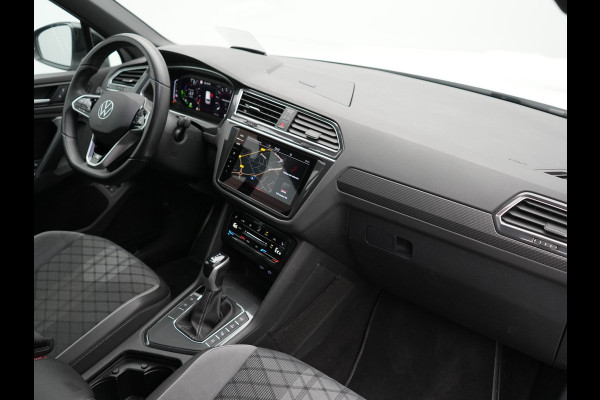 Volkswagen Tiguan 1.4 TSI eHybrid R-Line PHEV 245pk Dealer O.H | Adaptive Cruise | Head Up | Camera | IQ Light | Sportstoelen Verwarmd | Apple Carplay | Keyless | BLIS | Navigatie | Virtual | DAB | 19"L.M | Plug In Hybrid |