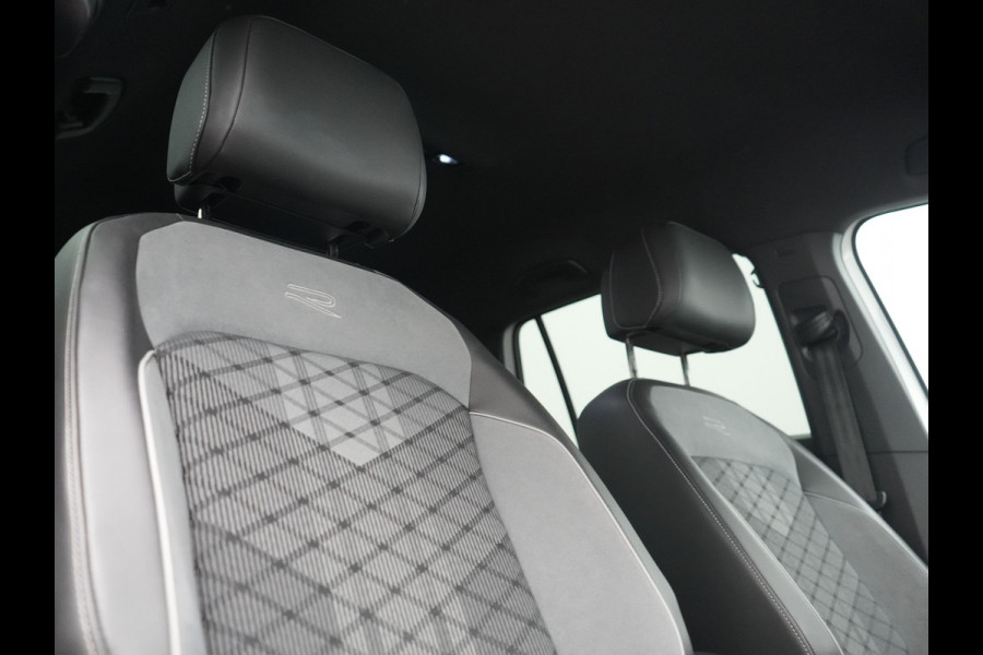 Volkswagen Tiguan 1.4 TSI eHybrid R-Line PHEV 245pk Dealer O.H | Adaptive Cruise | Head Up | Camera | IQ Light | Sportstoelen Verwarmd | Apple Carplay | Keyless | BLIS | Navigatie | Virtual | DAB | 19"L.M | Plug In Hybrid |