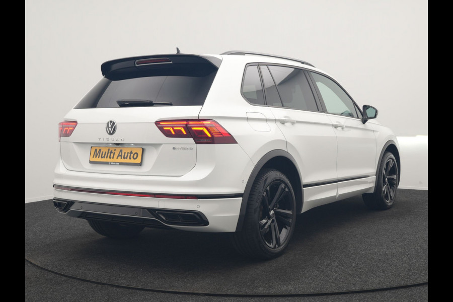 Volkswagen Tiguan 1.4 TSI eHybrid R-Line PHEV 245pk Dealer O.H | Adaptive Cruise | Head Up | Camera | IQ Light | Sportstoelen Verwarmd | Apple Carplay | Keyless | BLIS | Navigatie | Virtual | DAB | 19"L.M | Plug In Hybrid |