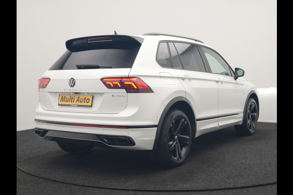 Volkswagen Tiguan 1.4 TSI eHybrid R-Line PHEV 245pk Dealer O.H | Adaptive Cruise | Head Up | Camera | IQ Light | Sportstoelen Verwarmd | Apple Carplay | Keyless | BLIS | Navigatie | Virtual | DAB | 19"L.M | Plug In Hybrid |