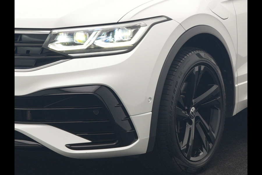 Volkswagen Tiguan 1.4 TSI eHybrid R-Line PHEV 245pk Dealer O.H | Adaptive Cruise | Head Up | Camera | IQ Light | Sportstoelen Verwarmd | Apple Carplay | Keyless | BLIS | Navigatie | Virtual | DAB | 19"L.M | Plug In Hybrid |