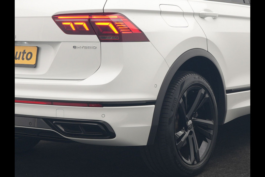Volkswagen Tiguan 1.4 TSI eHybrid R-Line PHEV 245pk Dealer O.H | Adaptive Cruise | Head Up | Camera | IQ Light | Sportstoelen Verwarmd | Apple Carplay | Keyless | BLIS | Navigatie | Virtual | DAB | 19"L.M | Plug In Hybrid |