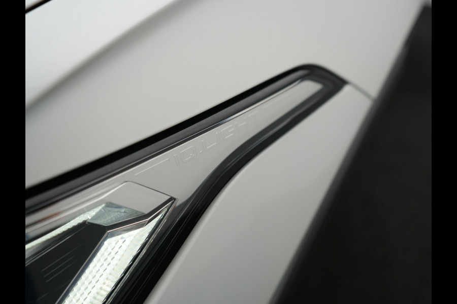 Volkswagen Tiguan 1.4 TSI eHybrid R-Line PHEV 245pk Dealer O.H | Adaptive Cruise | Head Up | Camera | IQ Light | Sportstoelen Verwarmd | Apple Carplay | Keyless | BLIS | Navigatie | Virtual | DAB | 19"L.M | Plug In Hybrid |