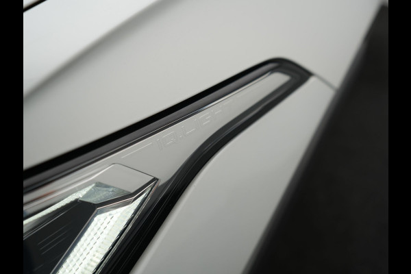 Volkswagen Tiguan 1.4 TSI eHybrid R-Line PHEV 245pk Dealer O.H | Adaptive Cruise | Head Up | Camera | IQ Light | Sportstoelen Verwarmd | Apple Carplay | Keyless | BLIS | Navigatie | Virtual | DAB | 19"L.M | Plug In Hybrid |