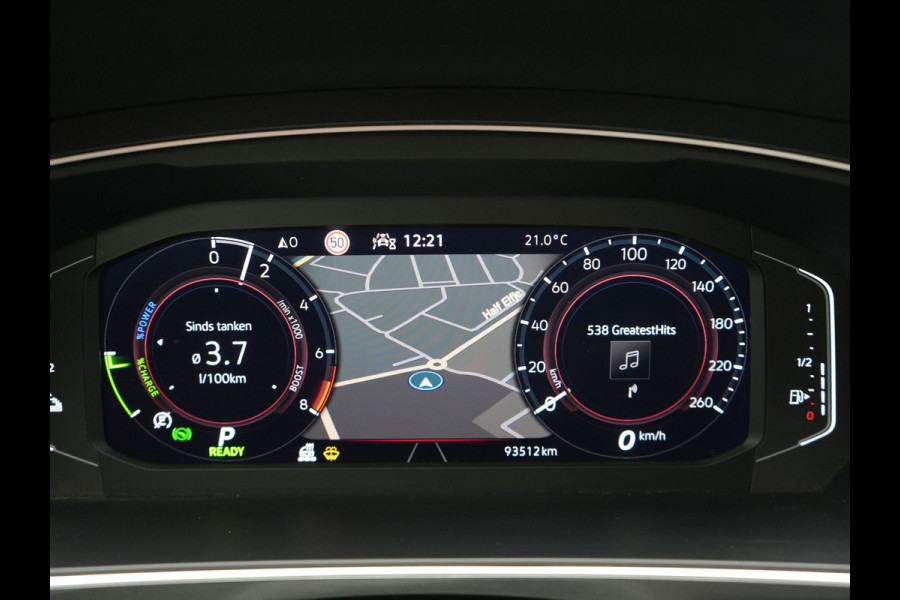 Volkswagen Tiguan 1.4 TSI eHybrid R-Line PHEV 245pk Dealer O.H | Adaptive Cruise | Head Up | Camera | IQ Light | Sportstoelen Verwarmd | Apple Carplay | Keyless | BLIS | Navigatie | Virtual | DAB | 19"L.M | Plug In Hybrid |