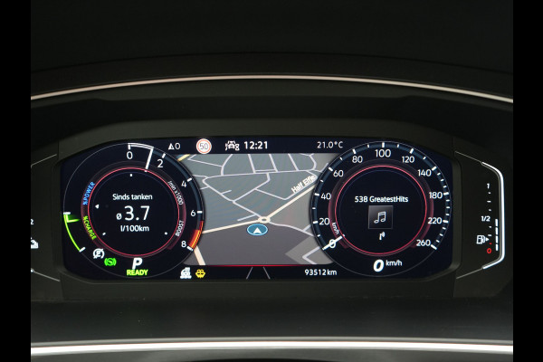Volkswagen Tiguan 1.4 TSI eHybrid R-Line PHEV 245pk Dealer O.H | Adaptive Cruise | Head Up | Camera | IQ Light | Sportstoelen Verwarmd | Apple Carplay | Keyless | BLIS | Navigatie | Virtual | DAB | 19"L.M | Plug In Hybrid |