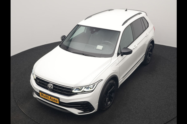 Volkswagen Tiguan 1.4 TSI eHybrid R-Line PHEV 245pk Dealer O.H | Adaptive Cruise | Head Up | Camera | IQ Light | Sportstoelen Verwarmd | Apple Carplay | Keyless | BLIS | Navigatie | Virtual | DAB | 19"L.M | Plug In Hybrid |