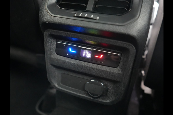 Volkswagen Tiguan 1.4 TSI eHybrid R-Line PHEV 245pk Dealer O.H | Adaptive Cruise | Head Up | Camera | IQ Light | Sportstoelen Verwarmd | Apple Carplay | Keyless | BLIS | Navigatie | Virtual | DAB | 19"L.M | Plug In Hybrid |