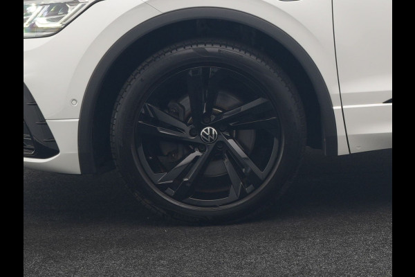 Volkswagen Tiguan 1.4 TSI eHybrid R-Line PHEV 245pk Dealer O.H | Adaptive Cruise | Head Up | Camera | IQ Light | Sportstoelen Verwarmd | Apple Carplay | Keyless | BLIS | Navigatie | Virtual | DAB | 19"L.M | Plug In Hybrid |