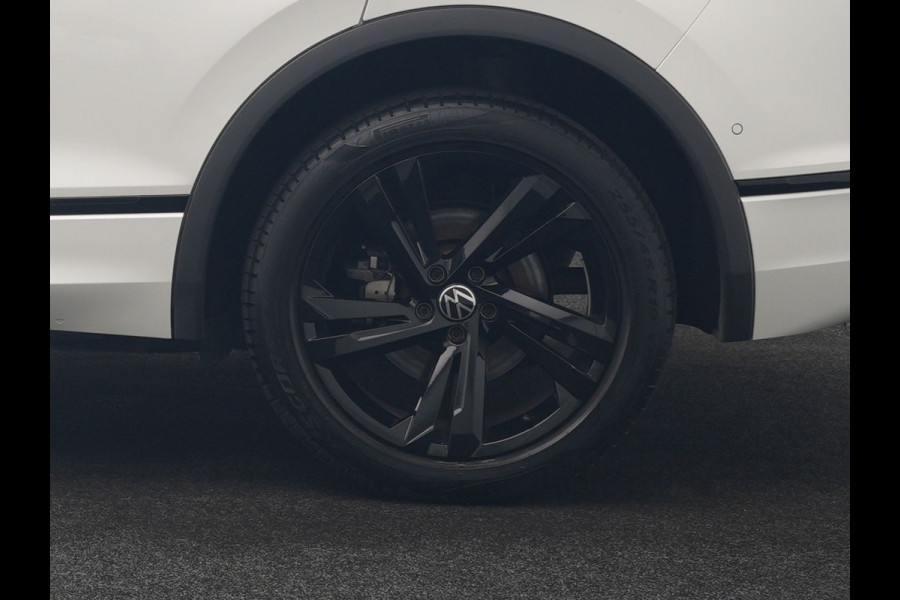 Volkswagen Tiguan 1.4 TSI eHybrid R-Line PHEV 245pk Dealer O.H | Adaptive Cruise | Head Up | Camera | IQ Light | Sportstoelen Verwarmd | Apple Carplay | Keyless | BLIS | Navigatie | Virtual | DAB | 19"L.M | Plug In Hybrid |