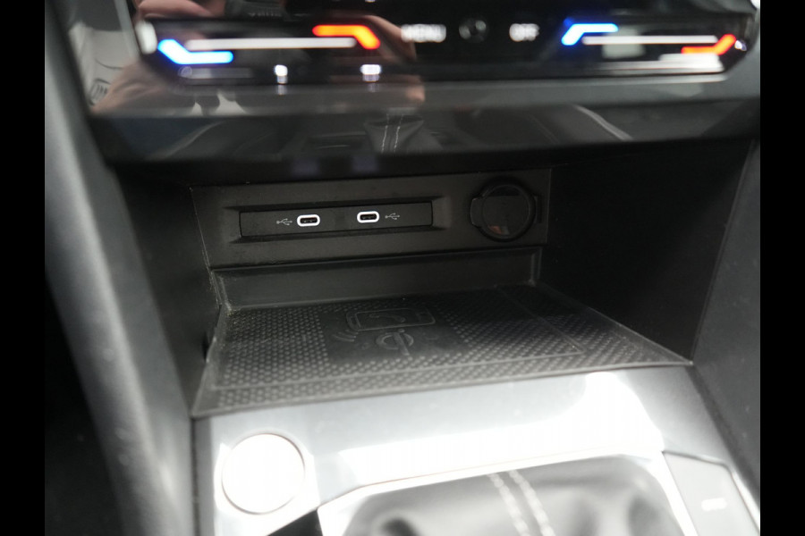 Volkswagen Tiguan 1.4 TSI eHybrid R-Line PHEV 245pk Dealer O.H | Adaptive Cruise | Head Up | Camera | IQ Light | Sportstoelen Verwarmd | Apple Carplay | Keyless | BLIS | Navigatie | Virtual | DAB | 19"L.M | Plug In Hybrid |