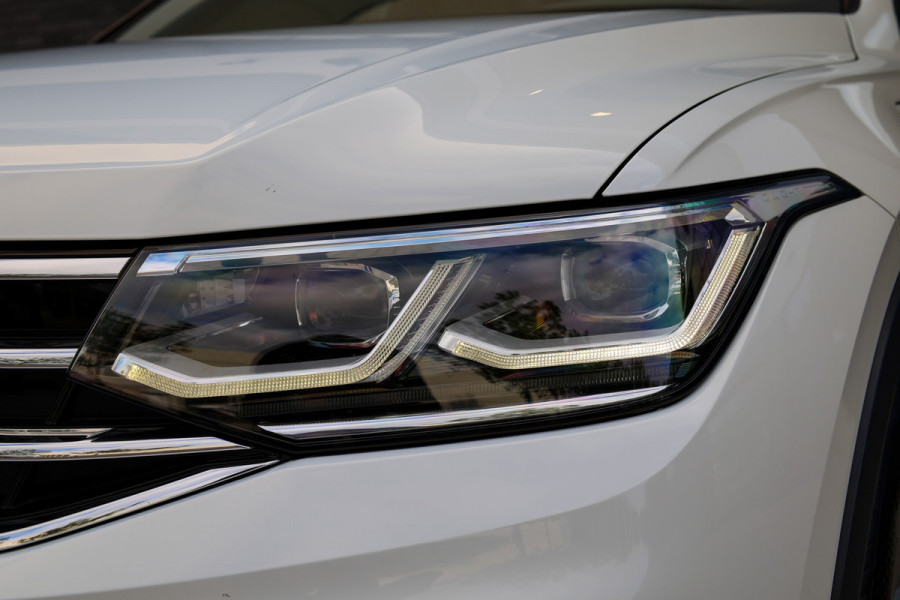 Volkswagen Tiguan 1.4 TSI eHybrid R-Line Business | BTW | PANORAMADAK | IQ-LIGHT | KEYLESS | ACC | ELEK KOFFERKLEP |